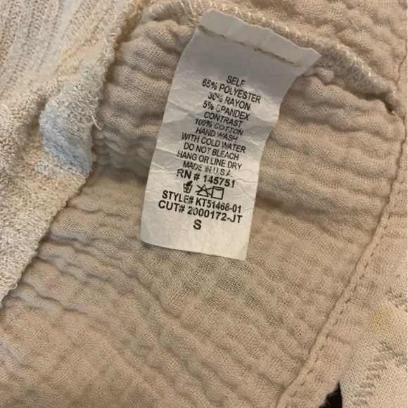 NWOT Peach Love Cream Colored Distressed Gauze Tank Top - Picture 6 of 6